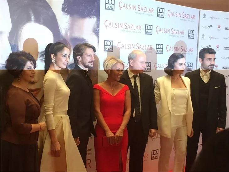 'Çalsın Sazlar' filminin galasına ünlü akını!