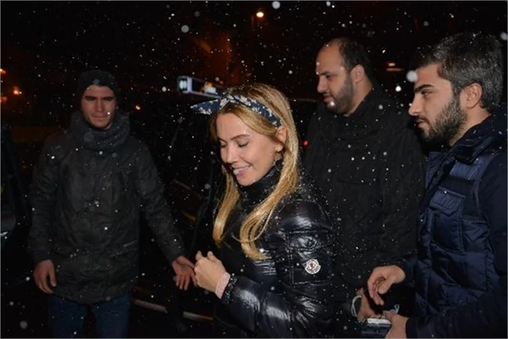 Ece Erken doğumu Amerika'da yapacak!