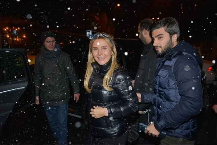 Ece Erken doğumu Amerika'da yapacak!