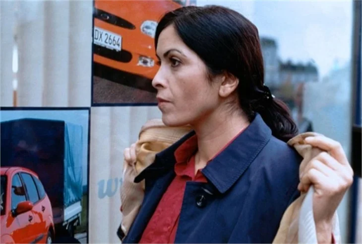 Paramparça'nın kötü kadını; Keriman!