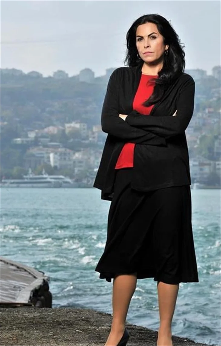 Paramparça'nın kötü kadını; Keriman!