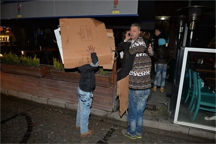 Doğum günü partisine ünlü akını!
