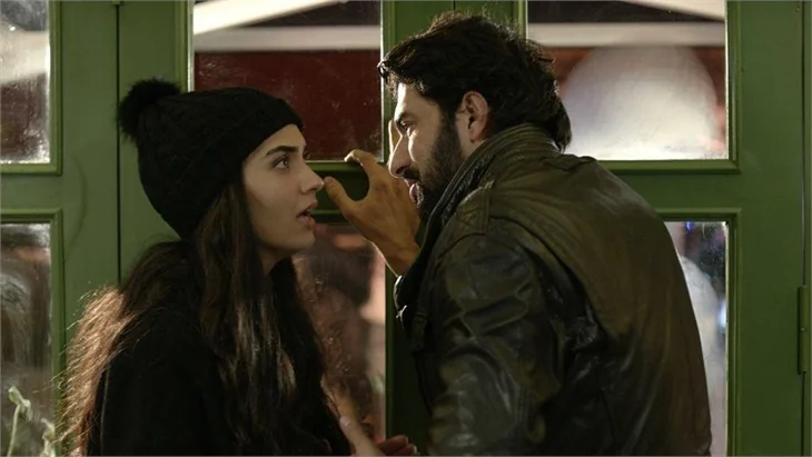"Kara Para Aşk"ta Ömer, abisinin peşinde!
