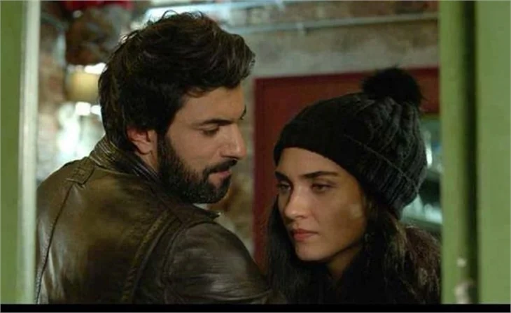 "Kara Para Aşk"ta Ömer, abisinin peşinde!