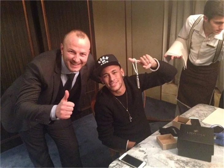 Neymar'a Ardan Turan tesbihi!