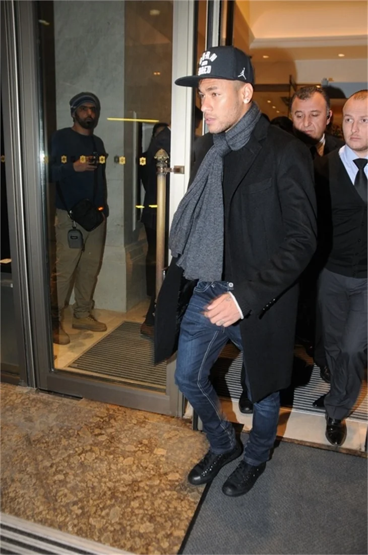Neymar'a Ardan Turan tesbihi!