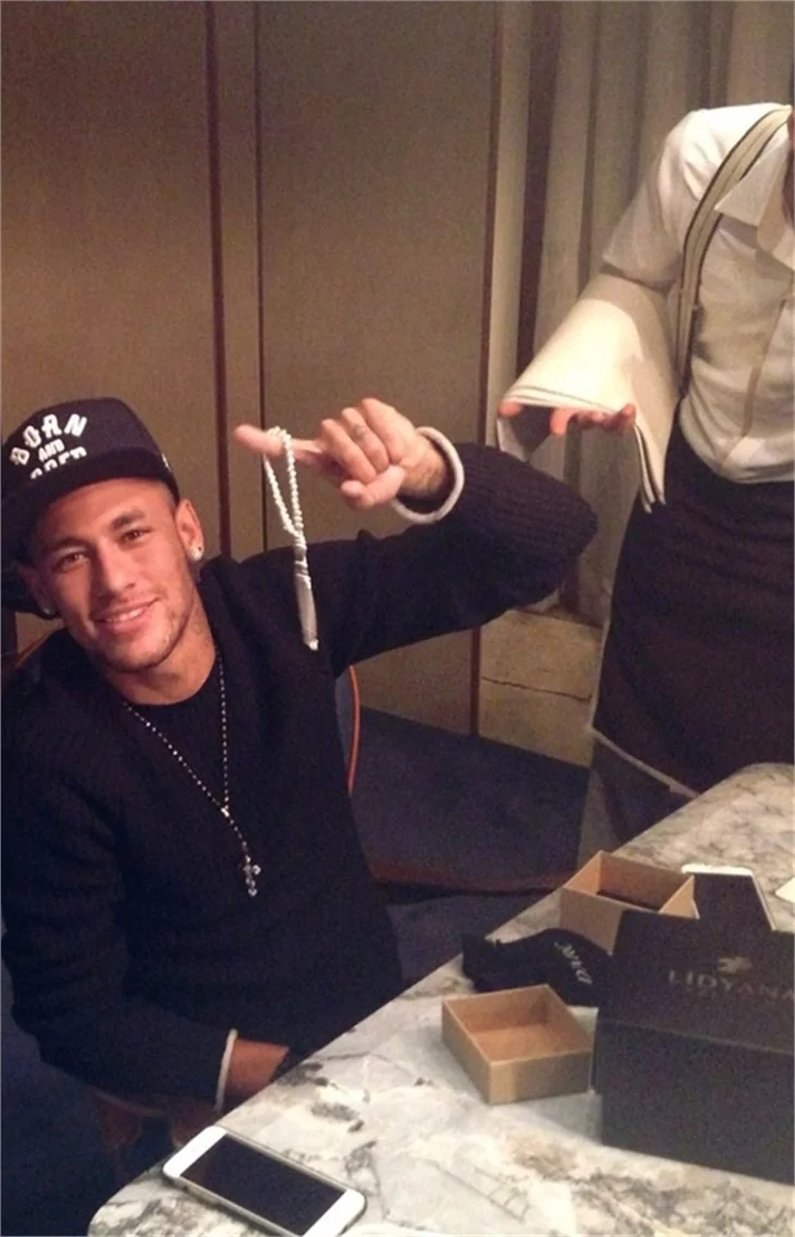 Neymar'a Ardan Turan tesbihi!