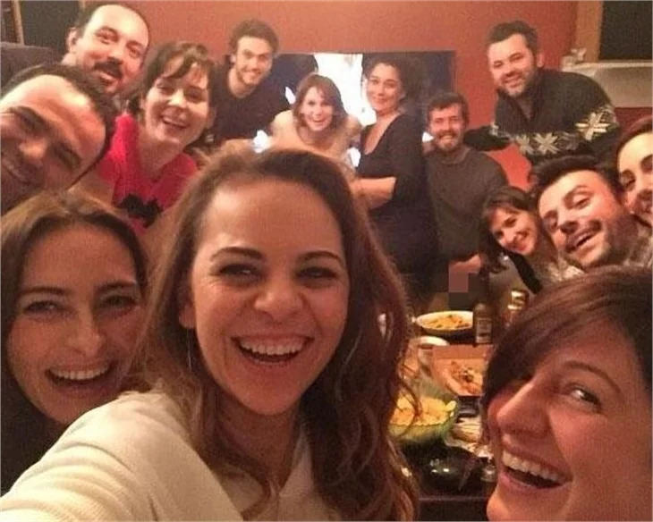 "Öyle Bir Geçer Zaman Ki" ekibi buluştu!