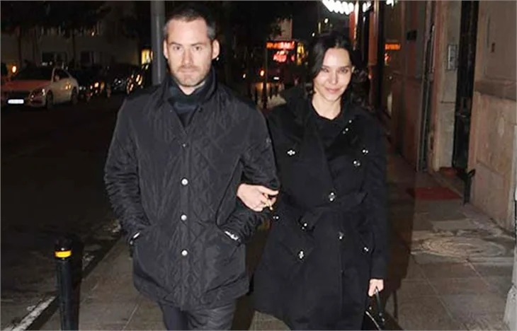 Hande Ataizi'nden mutluluk pozu!