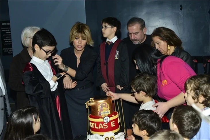 Gülben Ergen’in çocuklarının doğum günü aileyi buluşturdu!