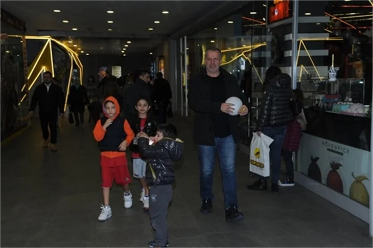 Gülben Ergen’in çocuklarının doğum günü aileyi buluşturdu!