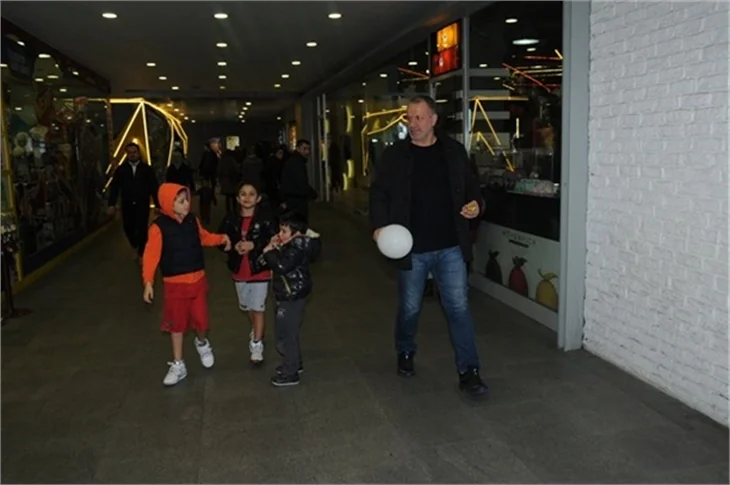 Gülben Ergen’in çocuklarının doğum günü aileyi buluşturdu!