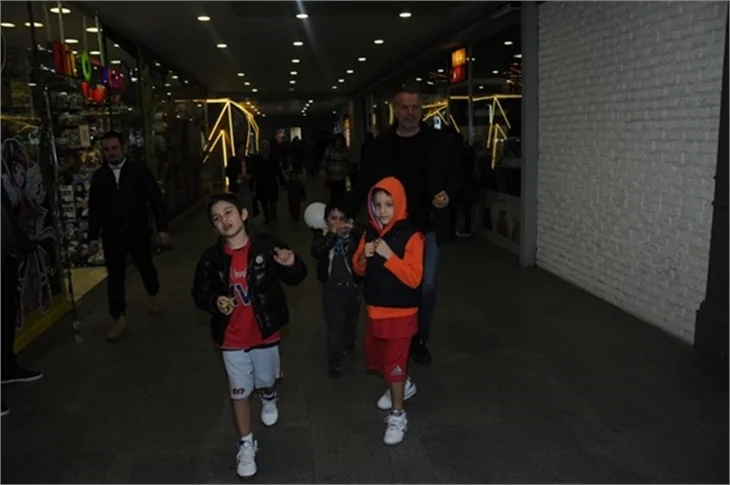 Gülben Ergen’in çocuklarının doğum günü aileyi buluşturdu!
