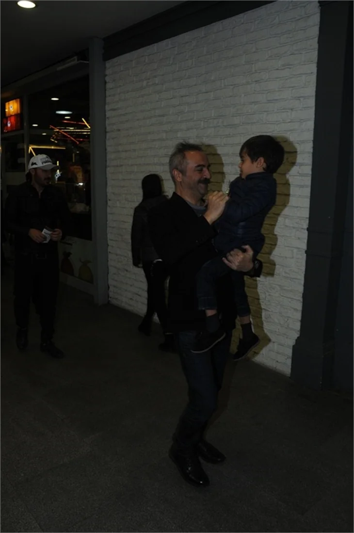 Gülben Ergen’in çocuklarının doğum günü aileyi buluşturdu!
