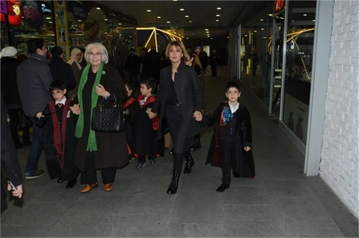 Gülben Ergen’in çocuklarının doğum günü aileyi buluşturdu!