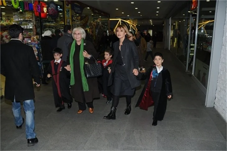 Gülben Ergen’in çocuklarının doğum günü aileyi buluşturdu!