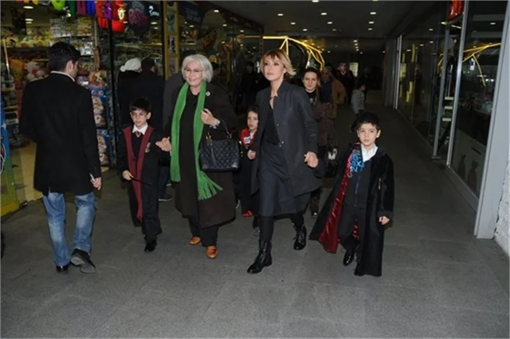 Gülben Ergen’in çocuklarının doğum günü aileyi buluşturdu!
