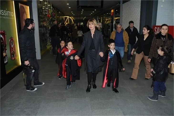 Gülben Ergen’in çocuklarının doğum günü aileyi buluşturdu!