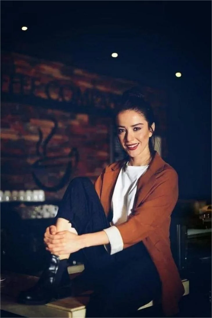 Kiraz Mevsimi'nin Öykü'sü Özge Gürel hakkında bilinmeyenler