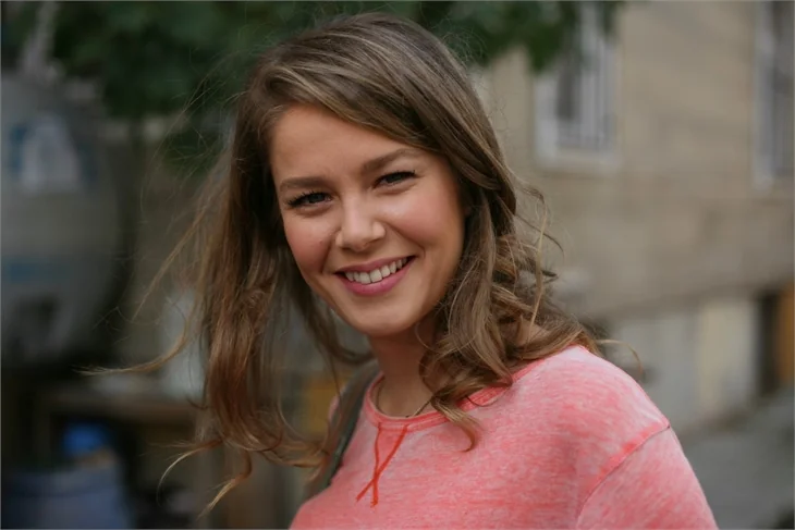 Burcu Biricik'in iki yüzü!
