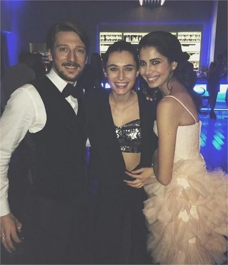 Engin Hepileri ile Beyza Şekerci nişanlandı!