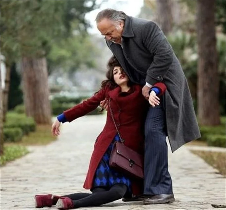Yılan Hikayesi dizisinden kimler çıktı?