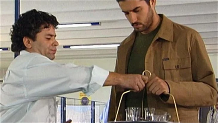 Yılan Hikayesi dizisinden kimler çıktı?