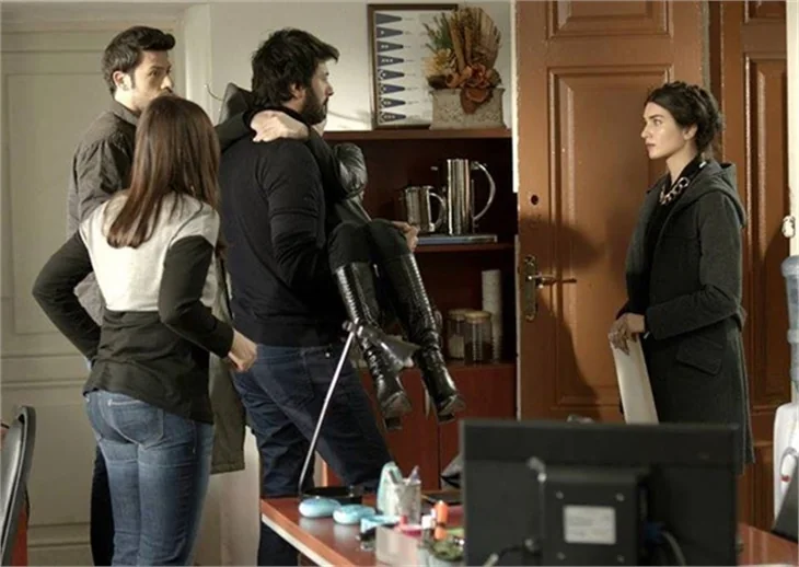 "Kara Para Aşk"ta Elif İpek'i kıskanınca...