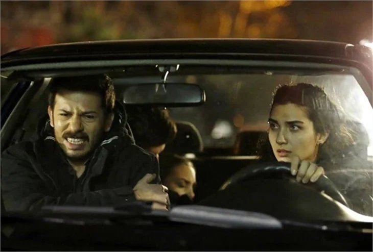 "Kara Para Aşk"ta Elif İpek'i kıskanınca...
