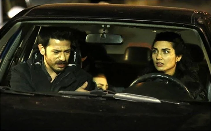 "Kara Para Aşk"ta Elif İpek'i kıskanınca...