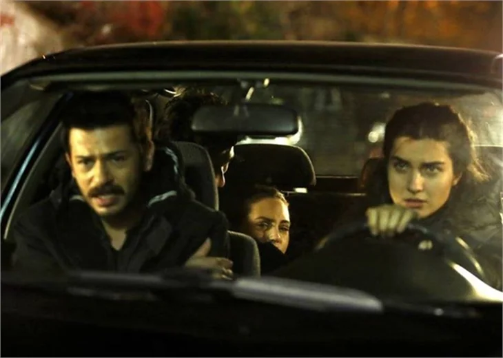"Kara Para Aşk"ta Elif İpek'i kıskanınca...
