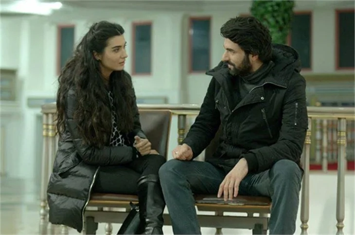 "Kara Para Aşk"ta Elif İpek'i kıskanınca...