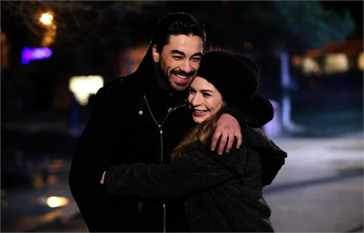Kocamın Ailesi'nde Tarık ile Güneş'in romantik anları!