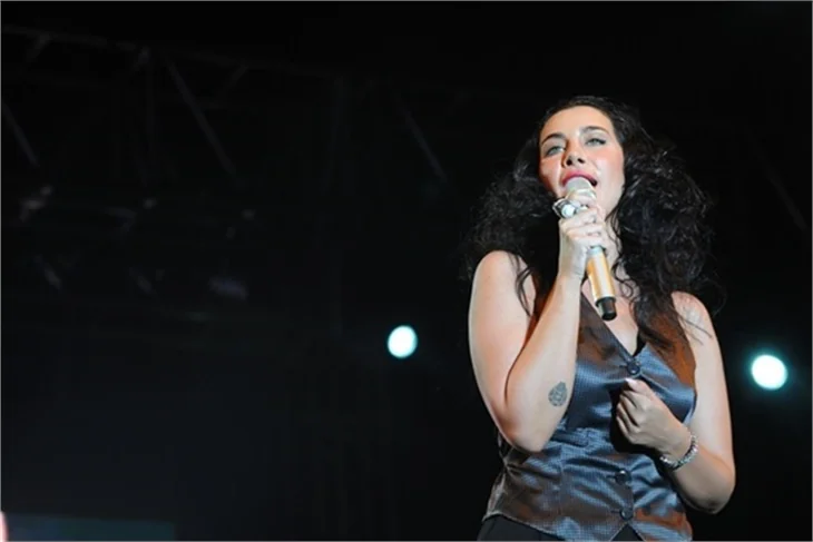 Ajda Pekkan: Gülşen beni hoplatıyor!
