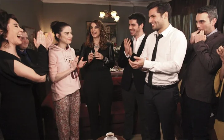 Kiraz Mevsimi’nde Ayaz ve Öykü’nün sürpriz nişanı