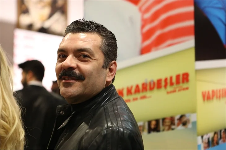 "Yapışık Kardeşler"den muhteşem gala!