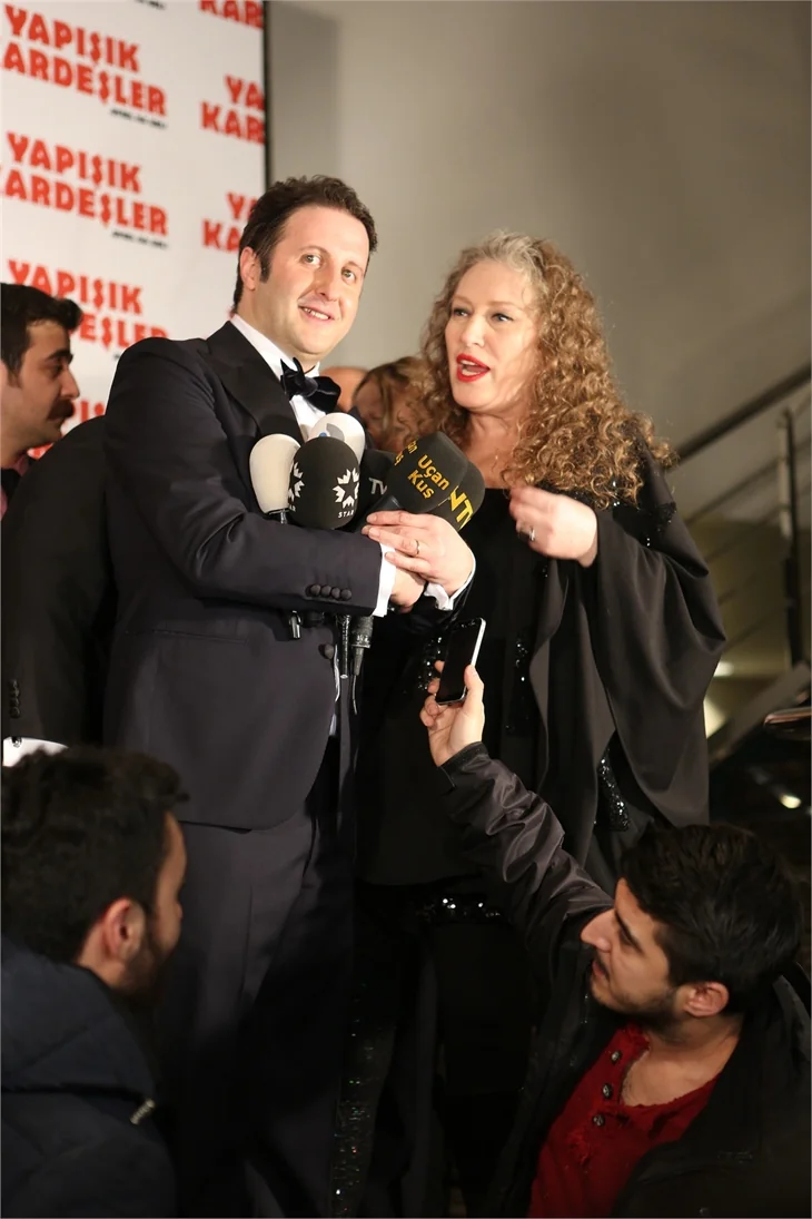 "Yapışık Kardeşler"den muhteşem gala!