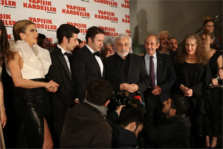 "Yapışık Kardeşler"den muhteşem gala!