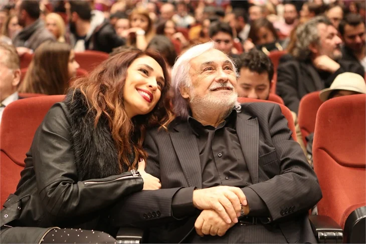 "Yapışık Kardeşler"den muhteşem gala!