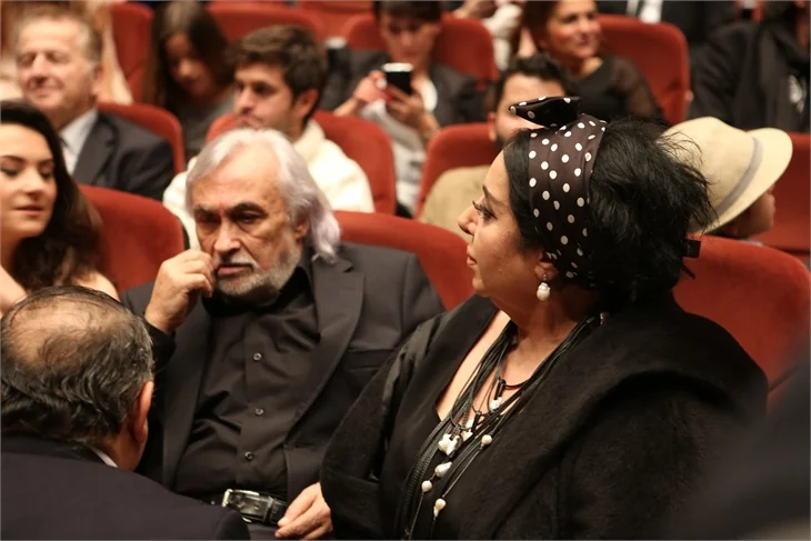 "Yapışık Kardeşler"den muhteşem gala!