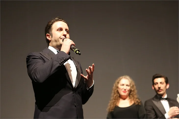 "Yapışık Kardeşler"den muhteşem gala!