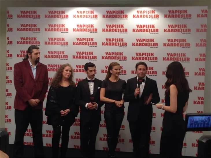 "Yapışık Kardeşler"den muhteşem gala!
