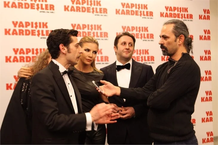 "Yapışık Kardeşler"den muhteşem gala!