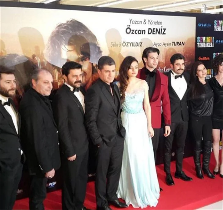 Sevimli Tehlikeli filminin galasına ünlü akını!