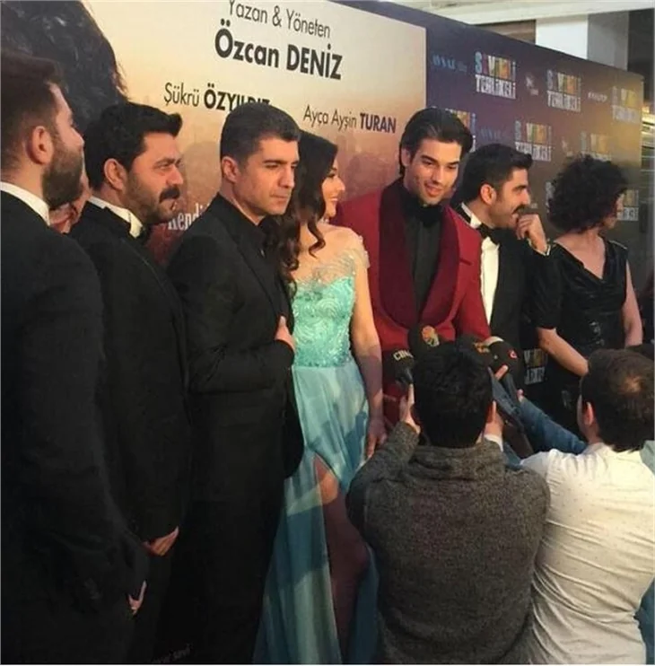 Sevimli Tehlikeli filminin galasına ünlü akını!