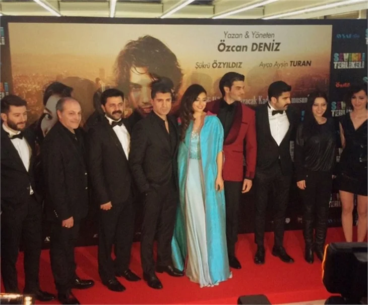 Sevimli Tehlikeli filminin galasına ünlü akını!