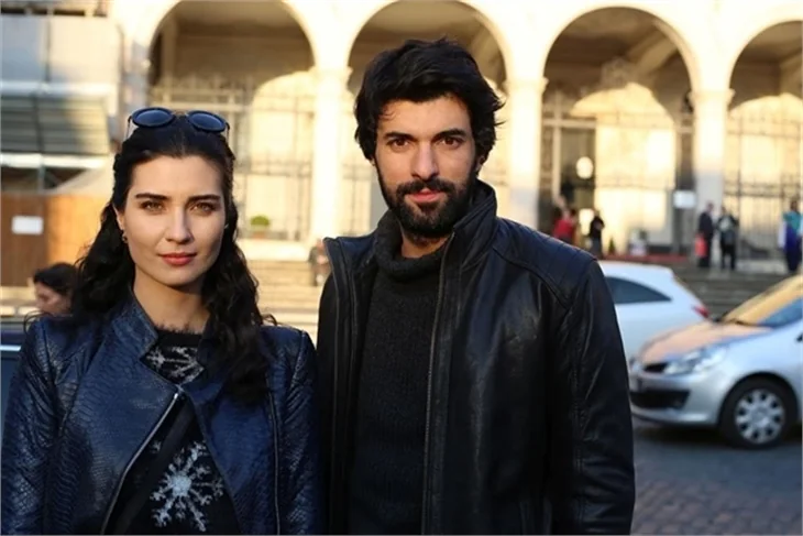 Kara Para Aşk'a bomba isim