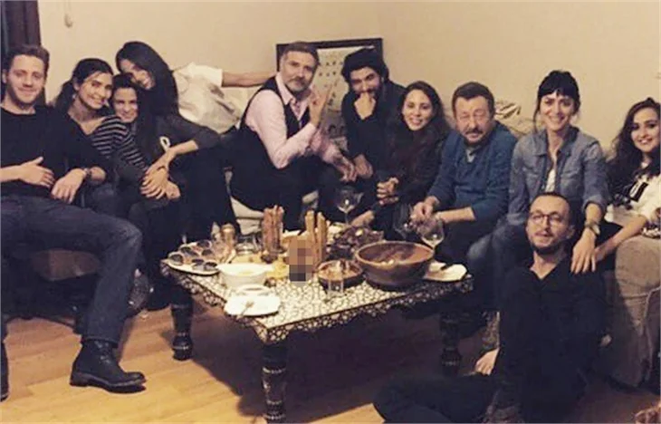 'Kara Para Aşk' ekibi bir arada!