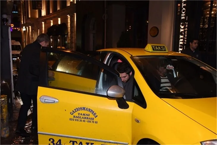 Ersun Yanal'ın 'otel' kaçamağı!
