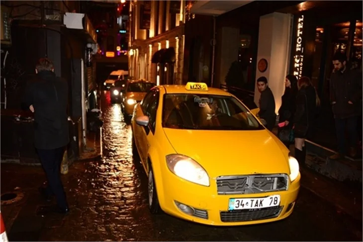 Ersun Yanal'ın 'otel' kaçamağı!